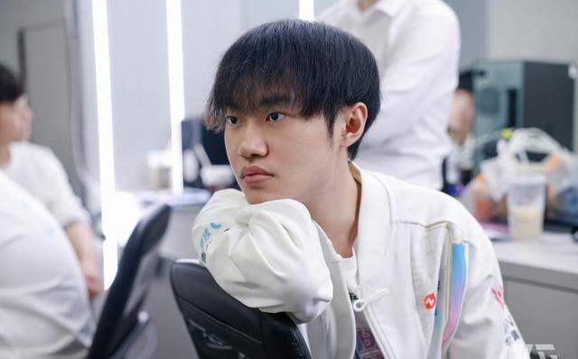 IG力克C9，Doinb打出惊人五杀宿敌对决全球总决赛，强势挺进下一轮