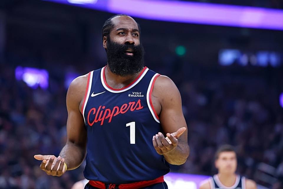 包含国王碾压新疆队，哈登状态火热的词条