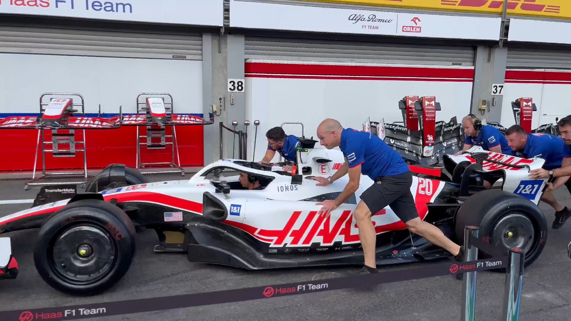 哈斯车队鏖战法拉利,佩雷兹刷新纪录的简单介绍 哈斯车队鏖战法拉利,佩雷兹刷新纪录的简单介绍