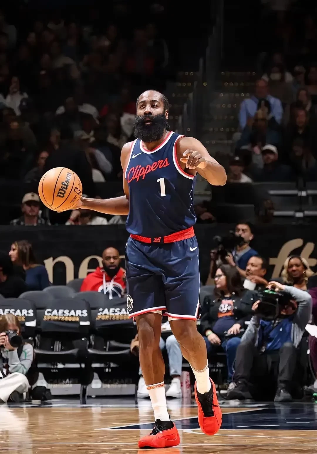 雄鹿翻盘步行者，哈登高光表现