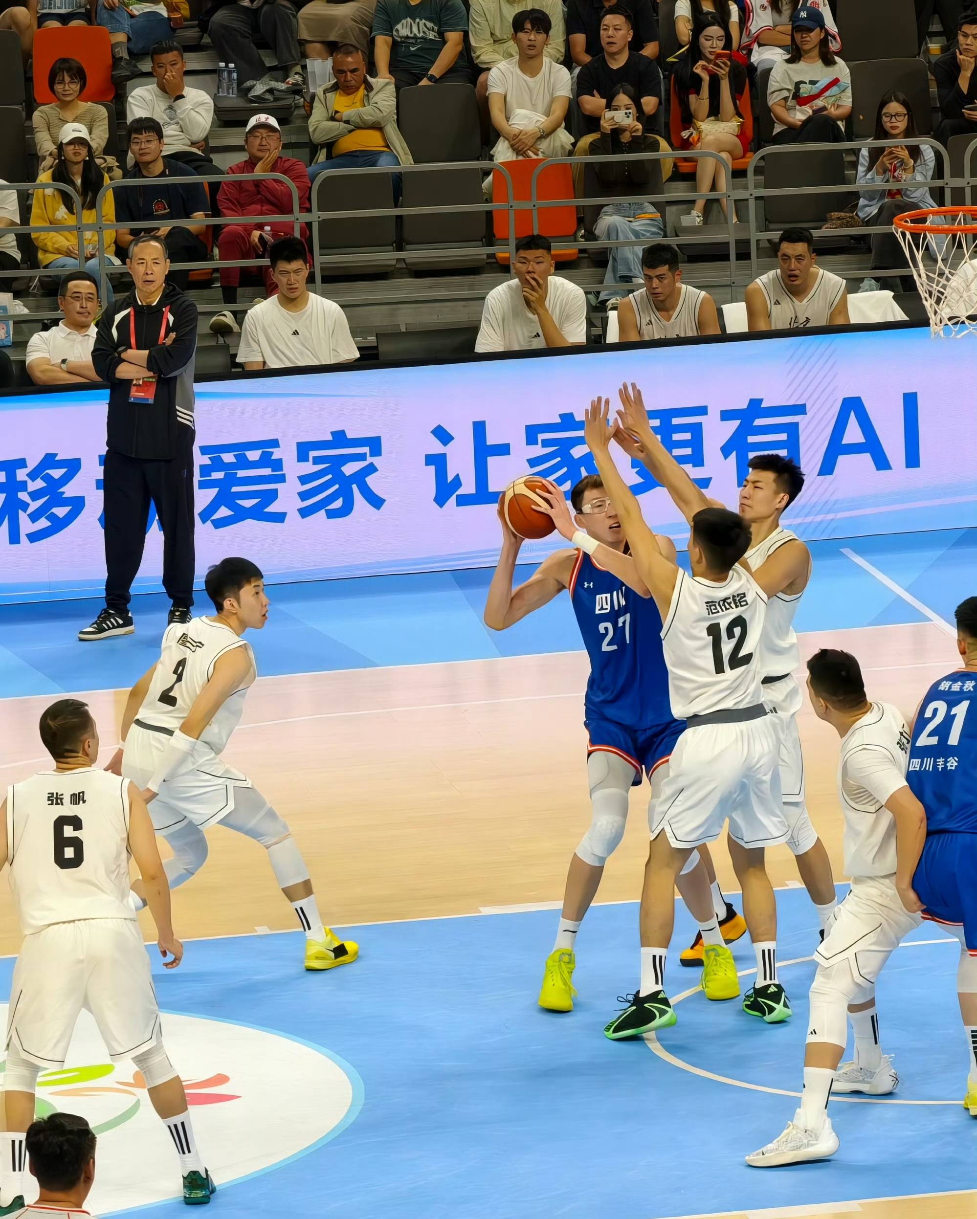 北京队横扫四川队，周琦带队取胜