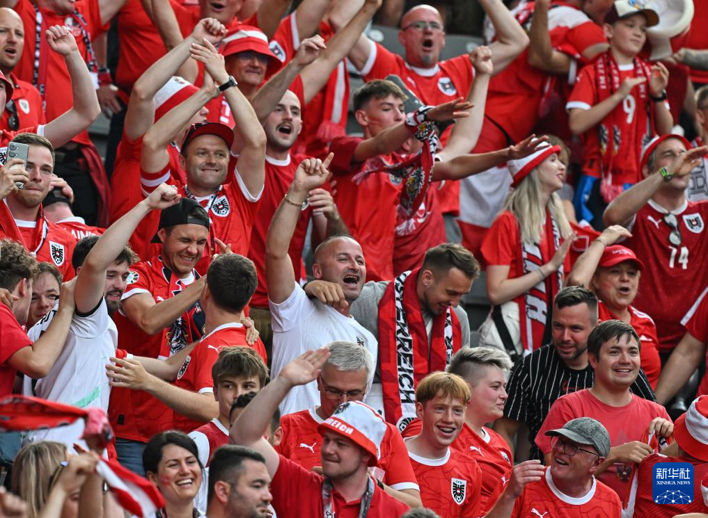 波兰队逆转奥地利队，张本智和惊艳四座