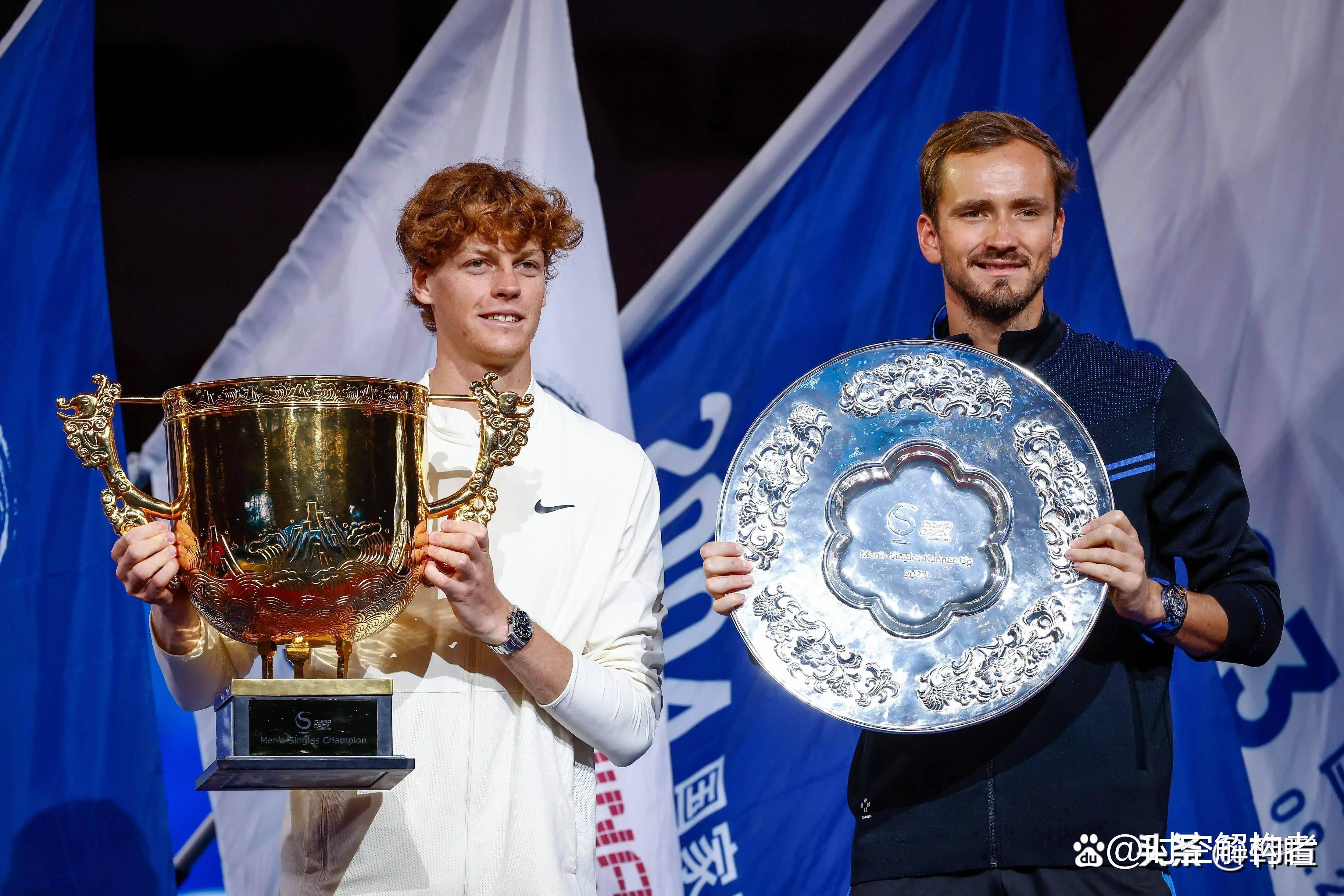 戴维斯杯碾压法网，梅德韦杰夫扛起全队