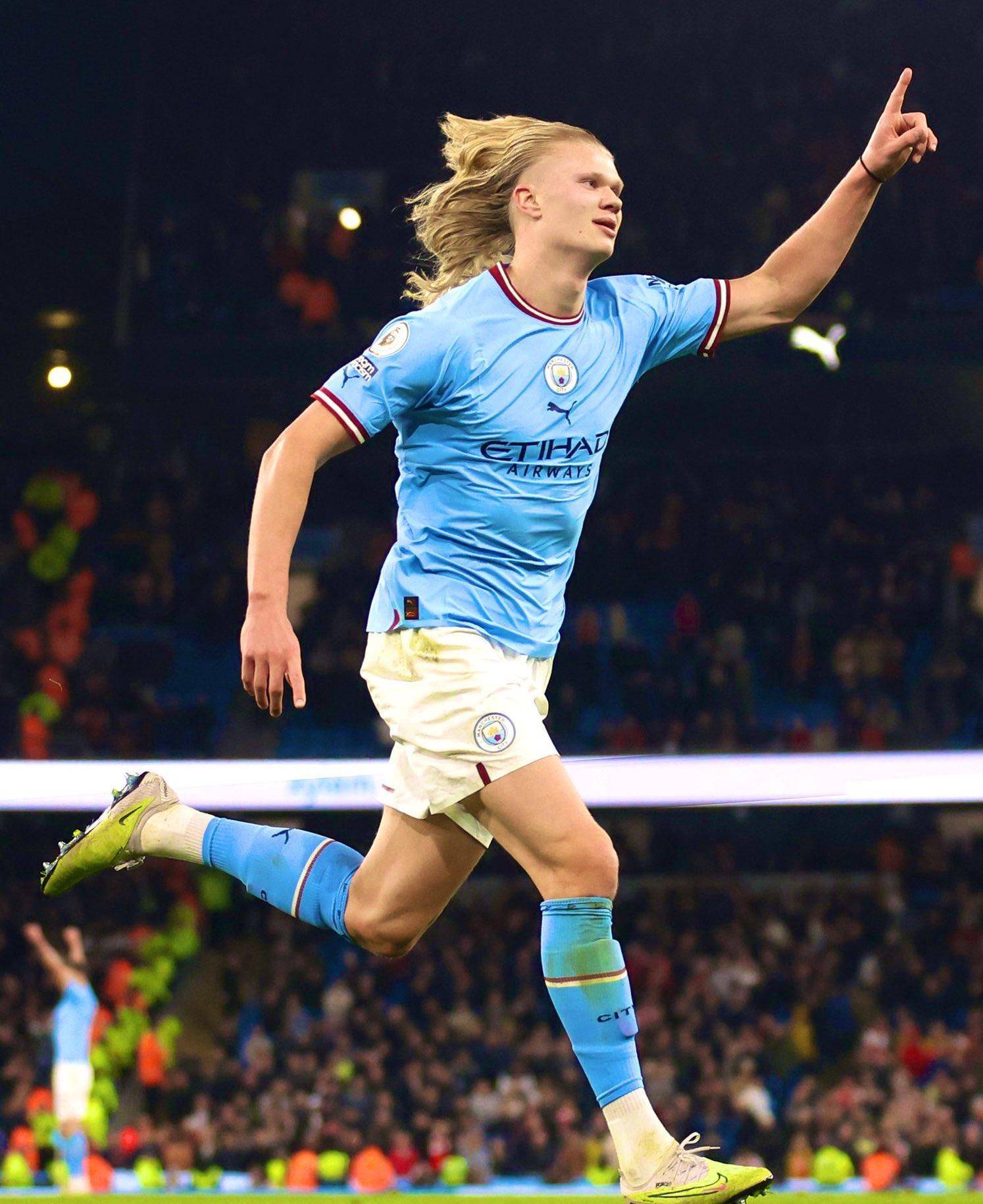 西班牙逆转那不勒斯，哈弗茨高光表现